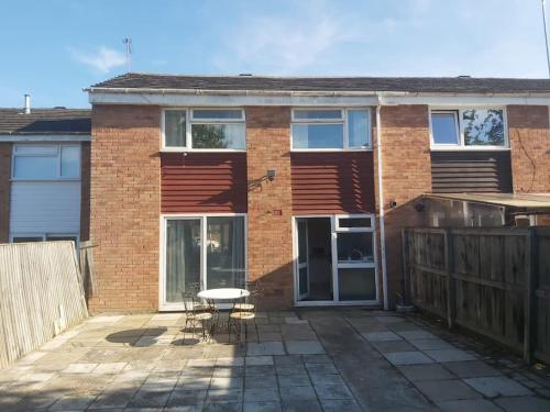 3 bedrtoom comfortable house - Apartment - Houghton Regis