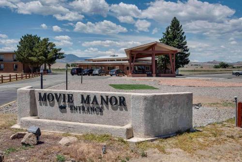 Best Western Movie Manor