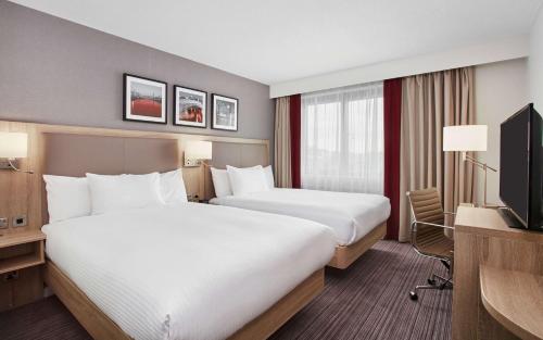 Hilton Garden Inn Dublin Custom House - image 2