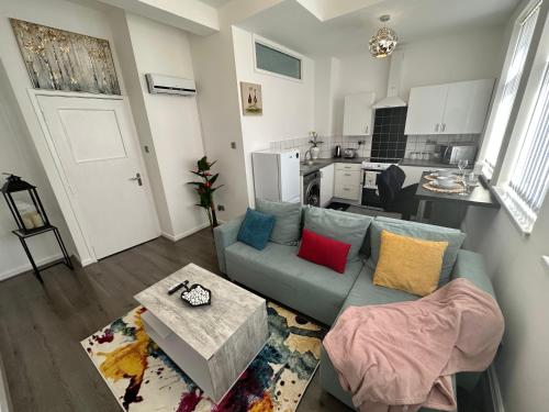 2 bedroom flat close to Manchester City, Manchester City stadium and Coop Arena, Manchester (photo 8)
