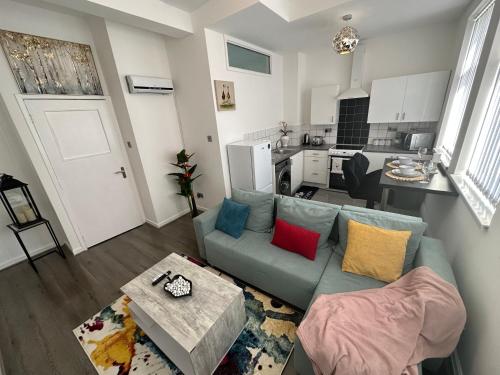 2 bedroom flat close to Manchester City, Manchester City stadium and Coop Arena, Manchester (photo 6)
