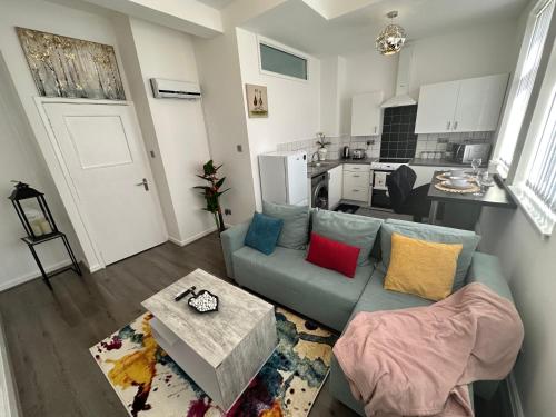 2 bedroom flat close to Manchester City, Manchester City stadium and Coop Arena, Manchester (photo 7)