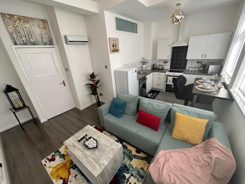 2 bedroom flat close to Manchester City, Manchester City stadium and Coop Arena, Manchester (photo 9)