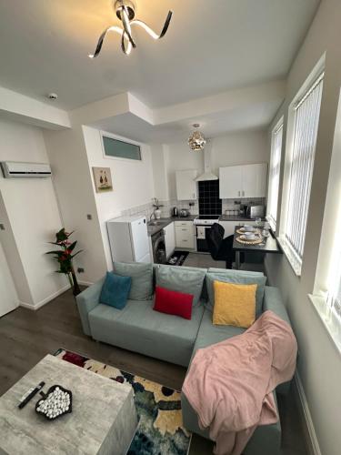 2 bedroom flat close to Manchester City, Manchester City stadium and Coop Arena, Manchester (photo 10)