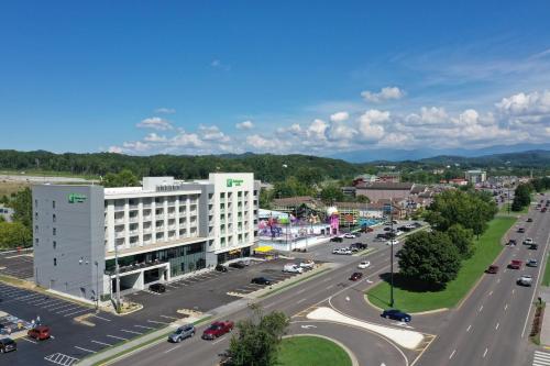Holiday Inn & Suites Pigeon Forge Convention Center by IHG - Hotel - Pigeon Forge