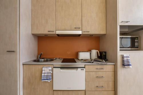Deste Studio - A Modern Boutique Lifestyle Suite - image 2