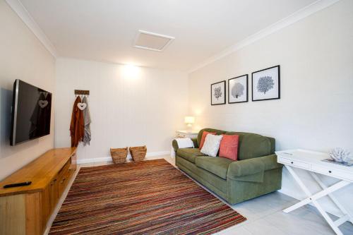 Alkira - Pet Friendly - 4 Mins Walk to Beach