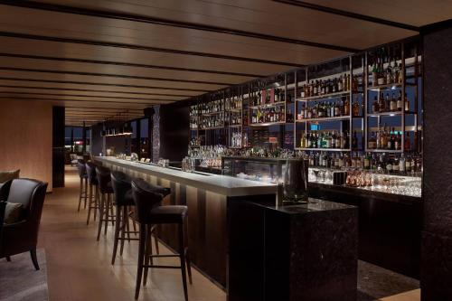Highly-rated bar