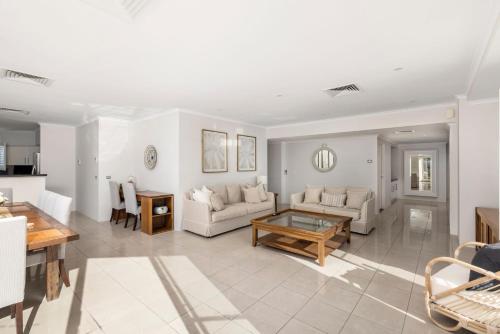 Apartment with Balcony image 10