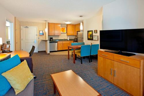 2 bedrooms, 3 beds