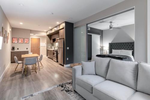 Brand New WeHo Luxury Apartment d in Los Angeles, USA