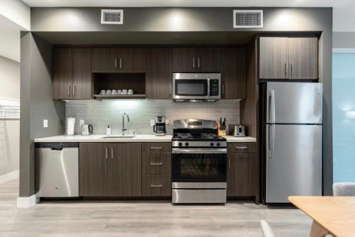 Brand New WeHo Luxury Apartment d in Los Angeles, USA