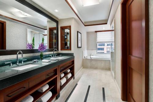 490655692 The Ritz-Carlton Georgetown, Washington, D.C.