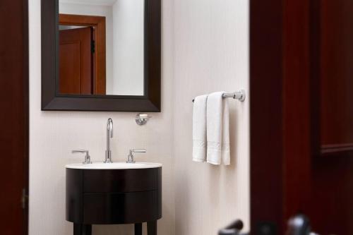 490655708 The Ritz-Carlton Georgetown, Washington, D.C.