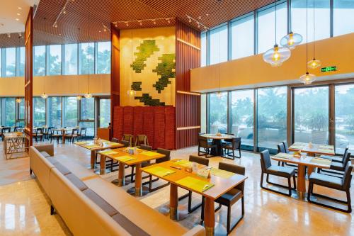 Holiday Inn Haikou West Coast, an IHG Hotel photo 3