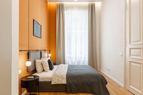 Luxurious Minimalist Residence with Sauna by Prestige Homes, Budapest (foto 7)