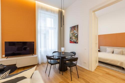 Luxurious Minimalist Residence with Sauna by Prestige Homes, Budapest (foto 11)