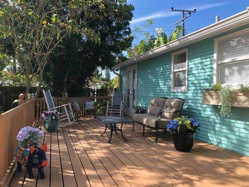 Classic Cottage w/Boat Parking! Steps to Sand! detail