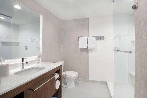 Residence Inn by Marriott Norwalk - image 14