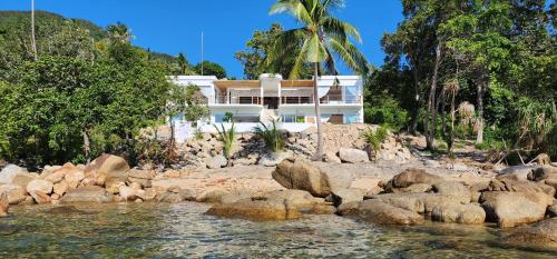 Marvelous Beach front Villa