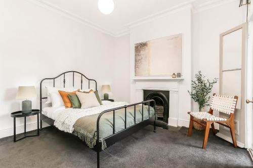 Chippendale l The Myrtle House l 3 Bedrooms - image 4