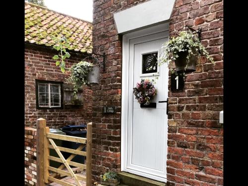 Holly cottage Wold Newton, near Yorkshire coast - Octon