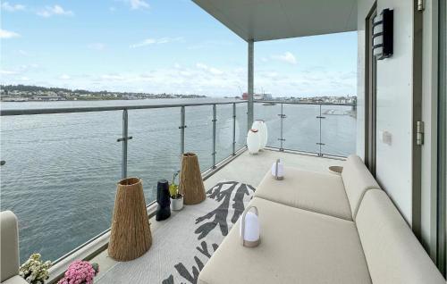 . Amazing Apartment In Haugesund With Outdoor Swimming Pool, Wifi And 3 Bedrooms