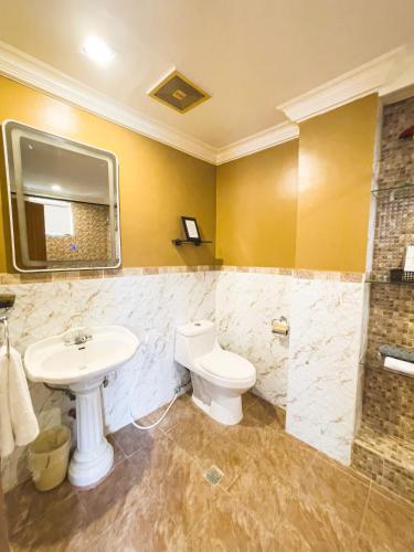 room detail thumbnail 2