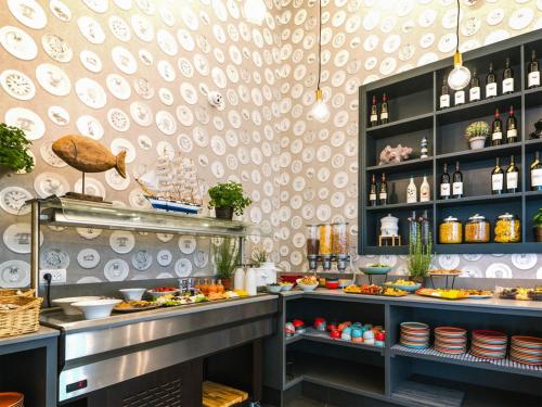 Food and beverages, Roxon Sea Sand Bat Yam in Bat Yam