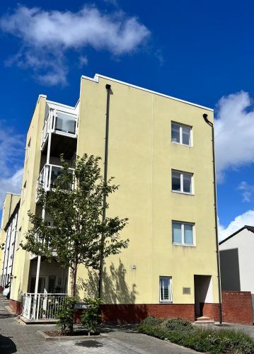 Cardiff Premier Apartments - image 10