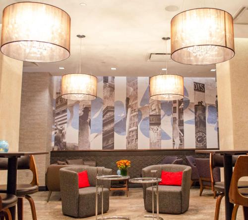 Distrikt Hotel New York City, Tapestry Collection by Hilton, New York