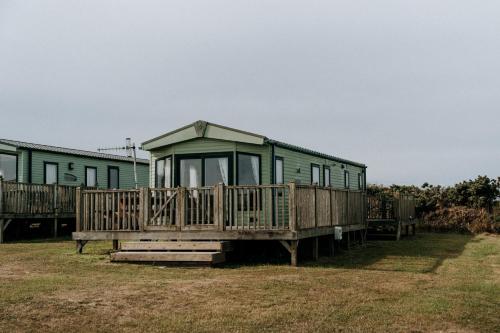 A szálláshely kívülről, Caravan with sea views on the coast near St Davids in Pembrokeshire
