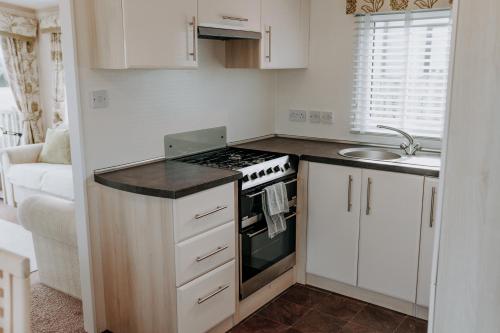 Caravan with sea views on the coast near St Davids in Pembrokeshire