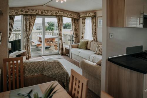 Caravan with sea views on the coast near St Davids in Pembrokeshire