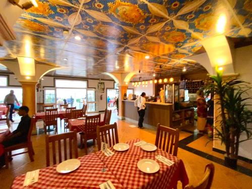 레스토랑, Little Italy Hotel in 누쿠알로파