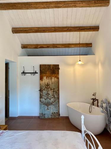 Relaxing house with exclusive swimming pool, close to Imola and Faenza, 4 bathrooms in Bagnara di Romagna