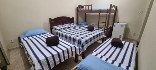 1 double bed, 2 twin beds, 1 bunk bed