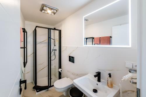 VV hotel & apartments - image 8