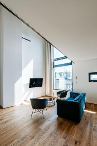 Loft image 9