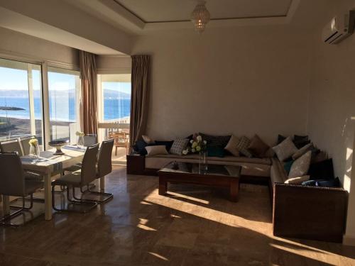 Beautiful apartment with SEAVIEW Malabata