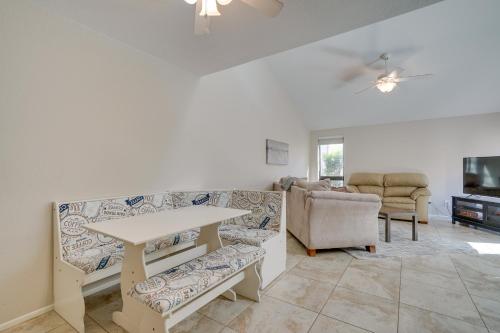 Tranquil Condo in Park Setting with Kitchen and Patio! - image 9