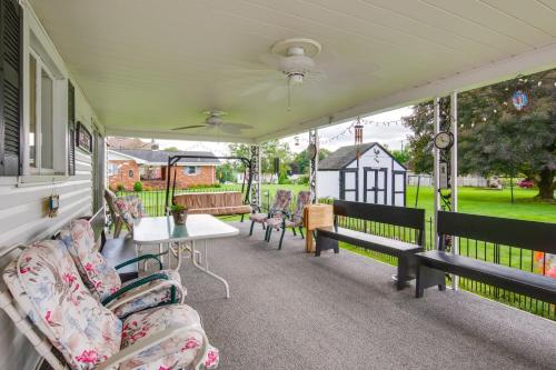 Cozy Parker House with Deck and Spacious Yard! - image 4
