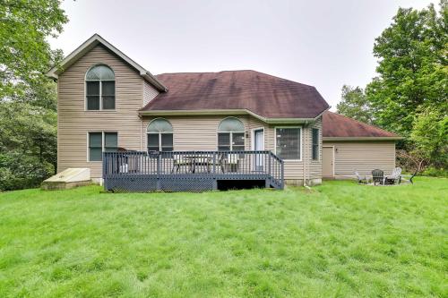 Spacious Scotrun Home with Game Room, Amenity Access in Scotrun, USA