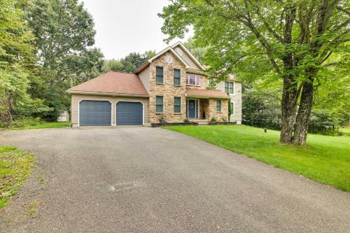 Spacious Scotrun Home with Game Room, Amenity Access