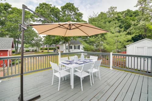 Charming Wareham Cottage Near Bay and Cape Cod!