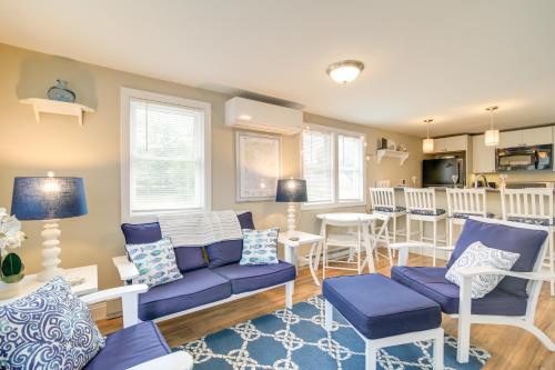 Charming Wareham Cottage Near Bay and Cape Cod!