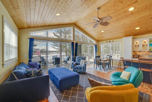 Fish, Hike & Hunt: Lakeside Newaygo Cottage in Ņūveigo (MI)