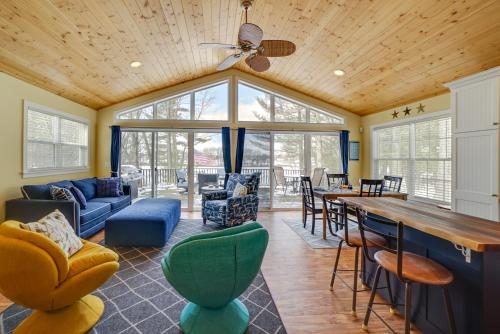 Fish, Hike & Hunt: Lakeside Newaygo Cottage in Ņūveigo (MI)