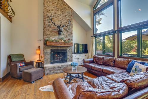 11 Mi to Slopes Frisco Home with Hot Tub and Sauna!