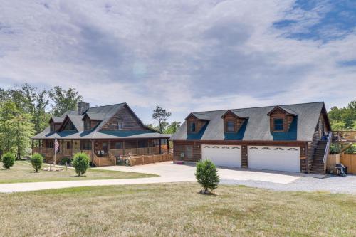 Garnerland in Luray Pet-Friendly Log Cabin with Porch - image 8